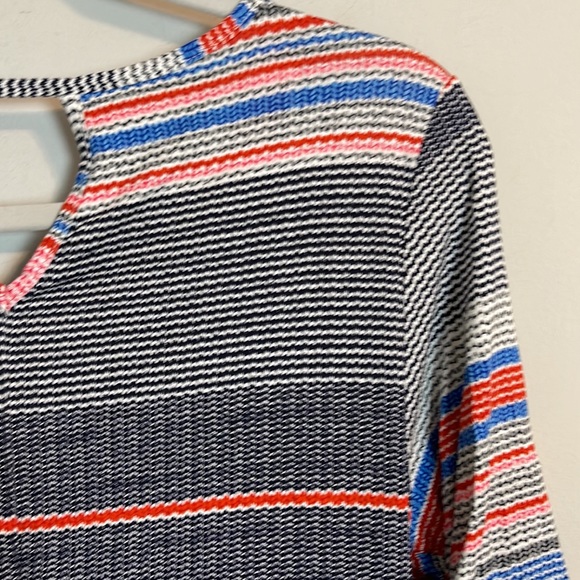 Weston faux rap short sleeve V-neck top - Picture 8 of 9